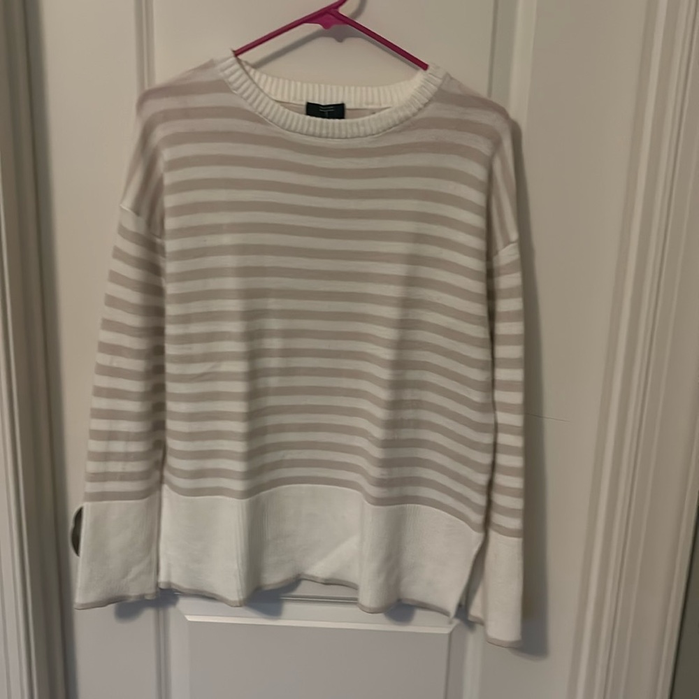 Ladies striped pullover sweater sz L / Tahari